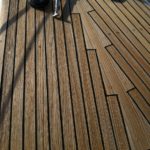 Dettaglio coperta in teak - barca a vela - Cantiere Navale Seri - Toscana